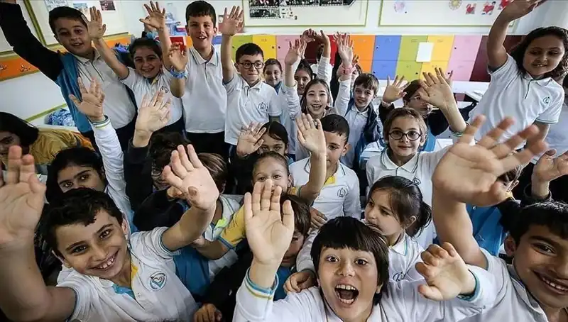 9 Günlük Tatilin Ardından Okullar Yeniden Açılıyor: Velileri Neler Bekliyor?