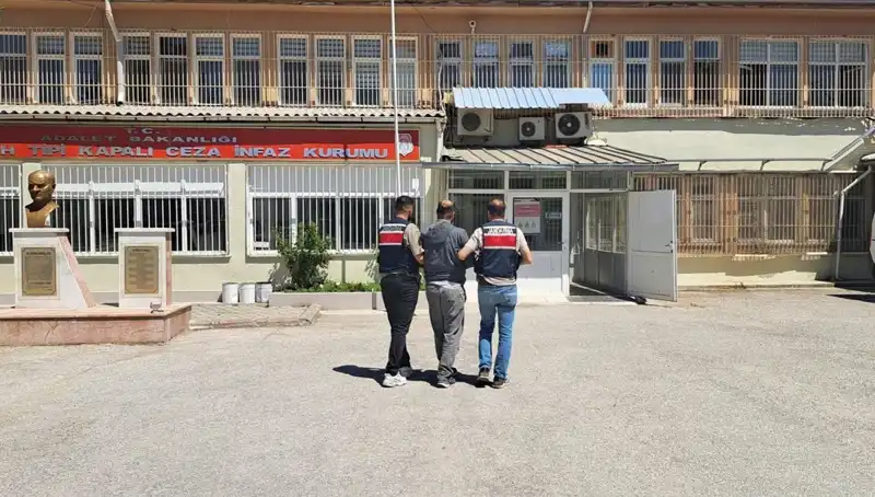 Kırmızı Bültenle Aranan Şüpheli Eskişehir'de Ele Geçirildi
