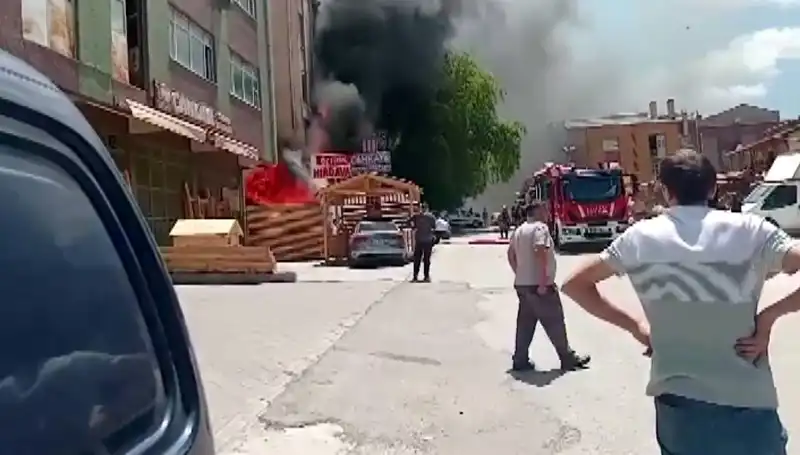 Ankara’da Yangın Panikleri Arttırdı: İş Yerleri Kül Oldu