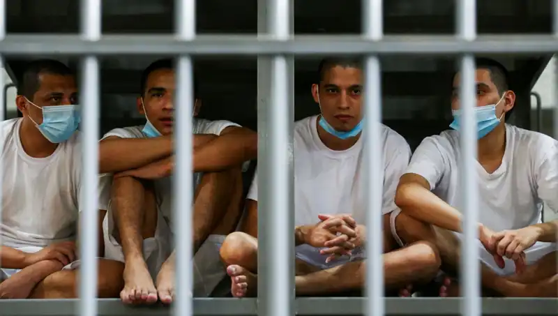 El Salvador'dan Venezuela'ya Şaşırtıcı Siyasi Tutuklu Teklifi