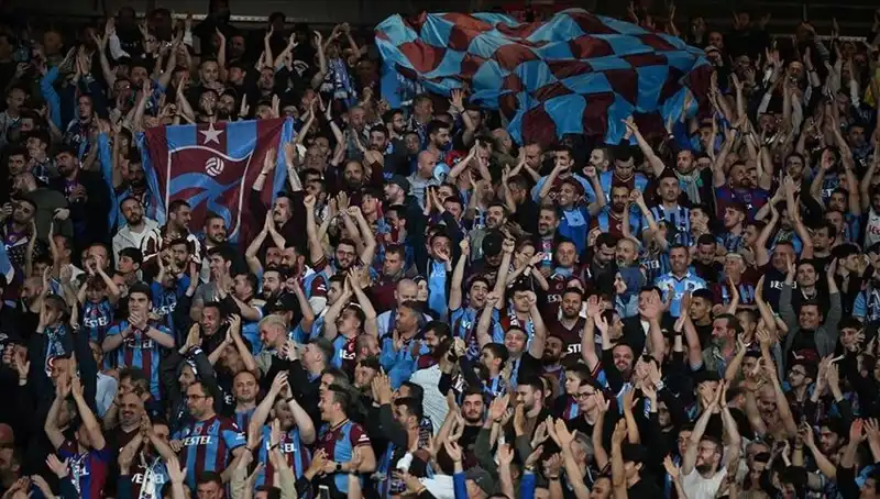 Trabzonspor-Galatasaray Mücadelesinin Biletleri Hızla Tükeniyor: Kaçırmayın!