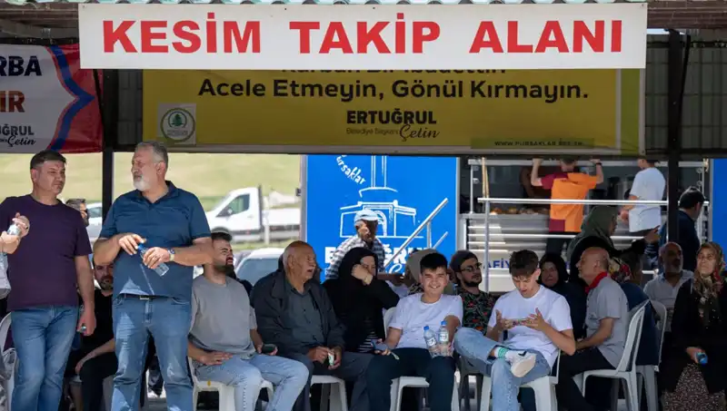 Ankara'daki Kurban Pazarlarında Yoğunluk: Alıcılar ve Satıcılar Heyecanlı