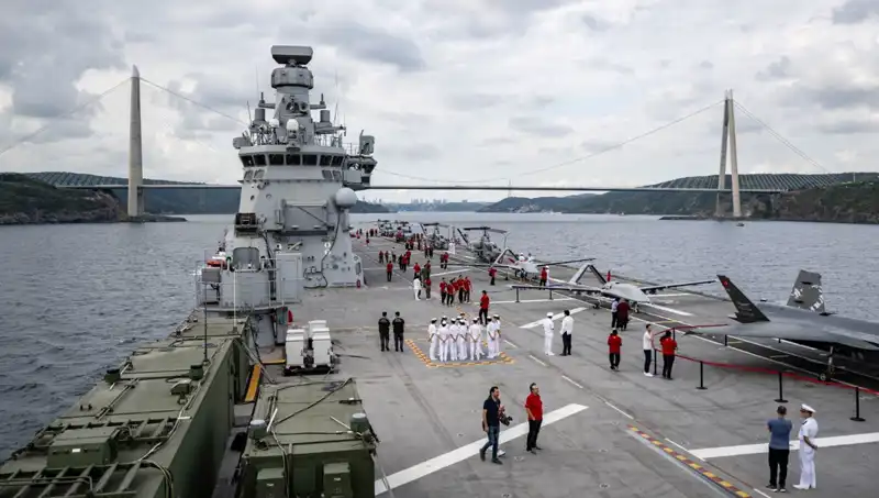 TCG Anadolu, Sarayburnu Limanı’ndan Tarihi Bir Yolculuğa Çıktı
