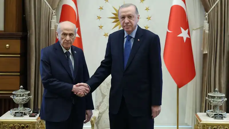 Cumhurbaşkanı Erdoğan ve Bahçeli, Acil Gündem Üzerine Önemli Görüşme Gerçekleştirdi