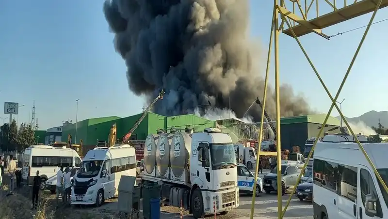 Gönen'de Korkunç Fabrika Yangını: İşçilerin Kimlikleri Araştırılıyor