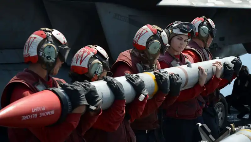 Amerikan Füzeleri Suudi Arabistan'a Gitmeye Başladı: Stratejik Adımın Ardındaki Sebepler