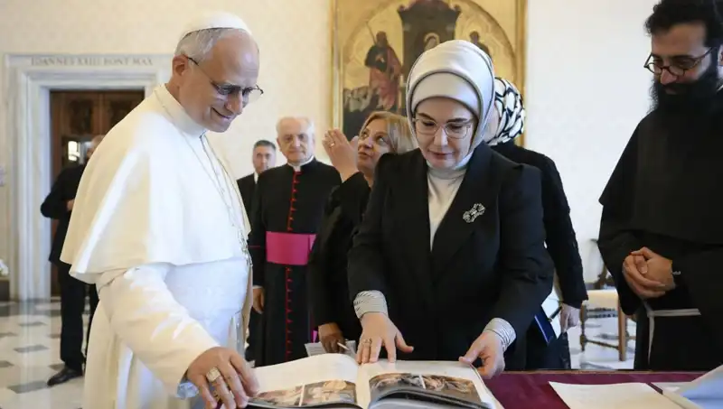 Emine Erdoğan ve Papa Leo: Gazze Çatışmaları Üzerine Tarihi Görüşme