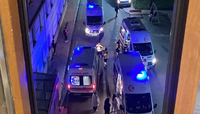 53 Öğrenci Akşam Yemeğinden Zehirlendi, Hastaneye Kaldırıldı!