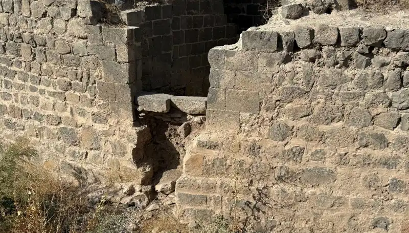 Diyarbakır'daki Saint George Kilisesi'nin Hamam İddialarını Çürüten Tarihi Kitabe Bulundu