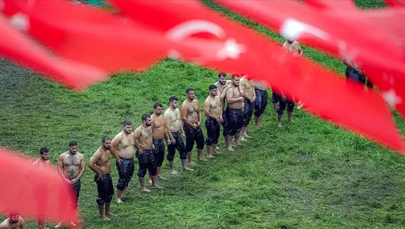 Kırkpınar Yağlı Güreşleri Başlıyor: 40 Başpehlivan ve 826 Sporcu Yarışacak!