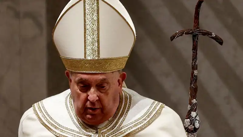 Vatikan'da Endişeler Artıyor: Papa Francis Hastanede Ne Kadar Kalacak?