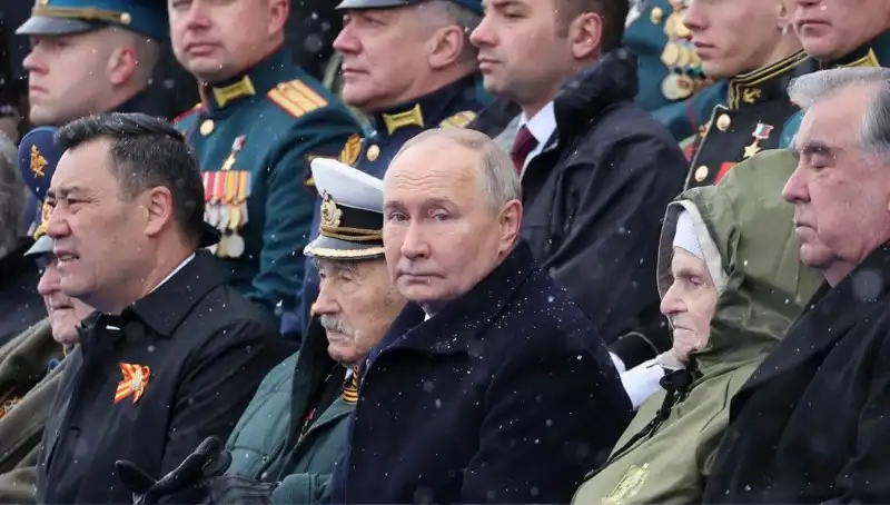 Rus Ordusu Genişliyor: Putin'in Tarihi Askeri Yatırım Hamlesi
