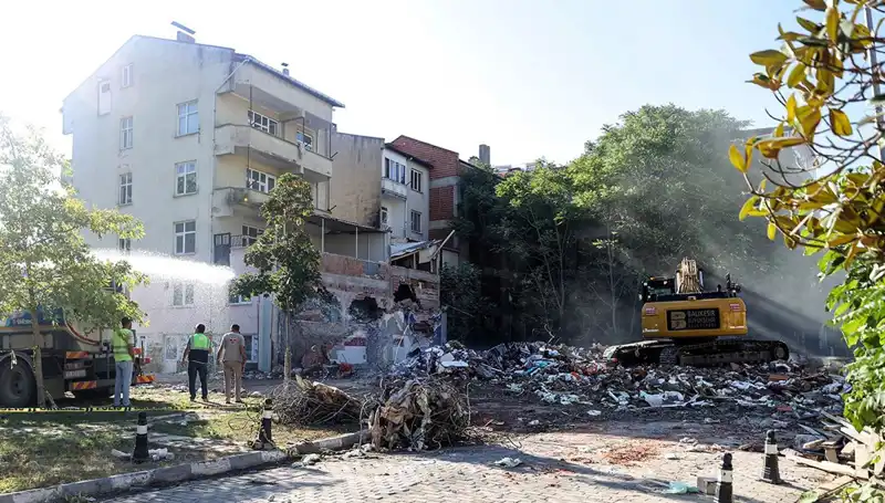 Sındırgı'da Deprem Artçıları Beş Gündür Devam Ediyor: Son Gelişmeler Neler?