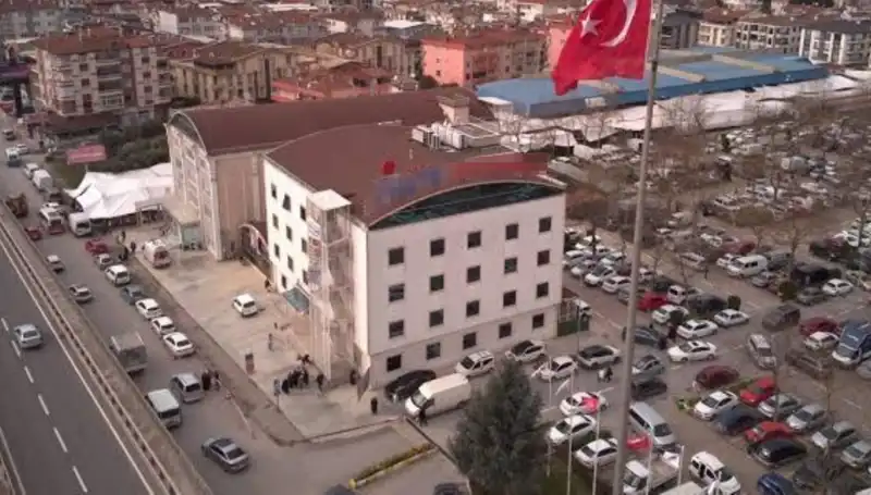 Deprem Mührü ile Gözler Özel Hastaneye Çevrildi: Perde Betonları Kesildi mi?
