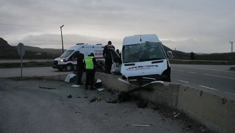 İşçi Servisi İstinat Duvarına Çarptı: Olayın Detayları ve Son Gelişmeler