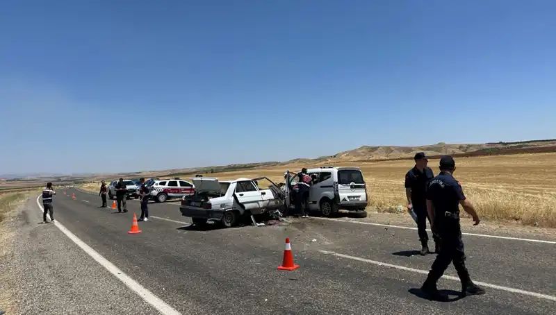 Adıyaman'da Feci Trafik Kazası: 4 Hayat Kaybı ve Yaralılar Var