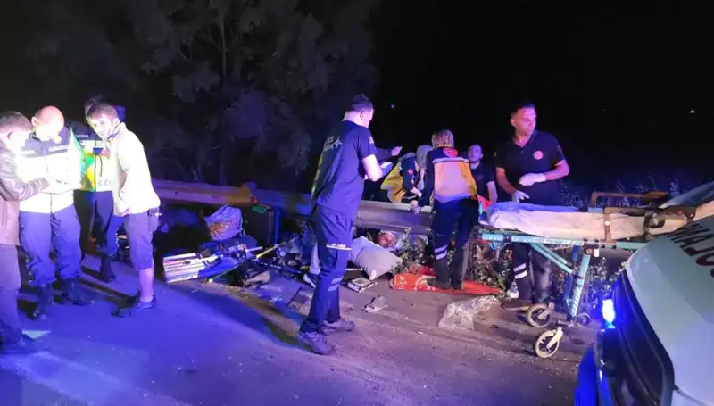 Minibüsten Savrulan Yolcuların Sıra Dışı Kazası: Gözler Şokta!