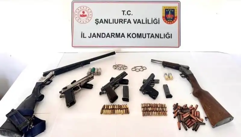 Şanlıurfa’da Ruhsatsız Silah Operasyonu: 5 Tutuklama ve Daha Fazlası