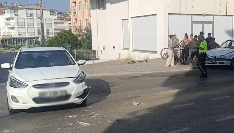 Antalya'da İki Otomobilin Çarpışması Sonucu Yaşanan Korkunç Kaza!