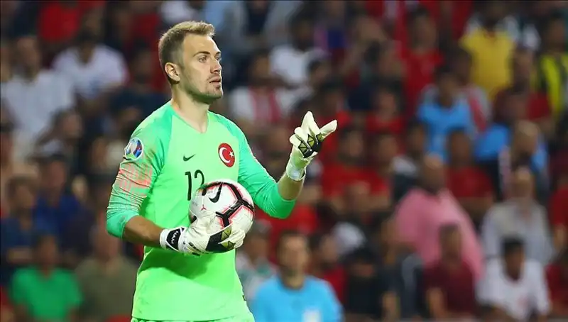 Mert Günok Futbolu Bırakacağı Yaşı Açıkladı: Hayranları Şaşkın!