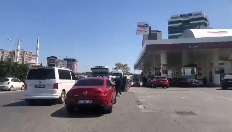 Deprem Sonrası Akaryakıt İstasyonlarında Uzayan Kuyruklar: Nedenler ve Sonuçlar
