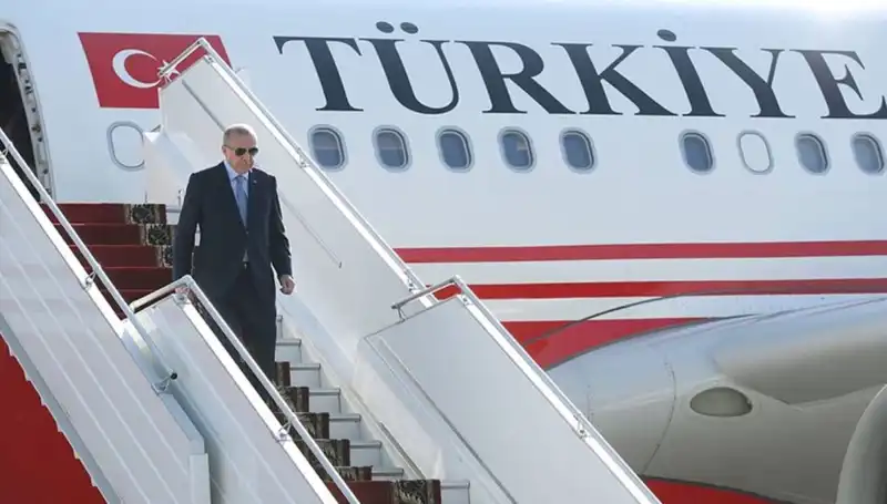 Cumhurbaşkanı Erdoğan İtalya Ziyaretinden Döndü: Önemli Gelişmeler ve Vizyon