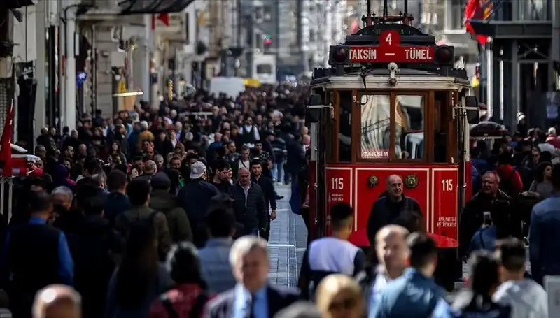 Türkiye'nin Nüfusu Yükseldi: 2023 Demografik Verileriyle Ulusal Trendler