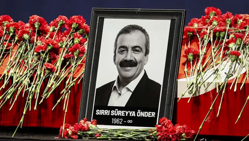 Meclis’te Yapılan Sırrı Süreyya Önder Anması: Duygusal Anlar ve Anlatılar