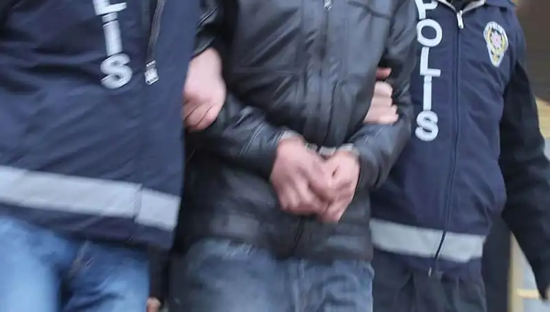 Konya'daki Dolandırıcılık Şebekesine Baskın: 13 Kişi Tutuklandı!