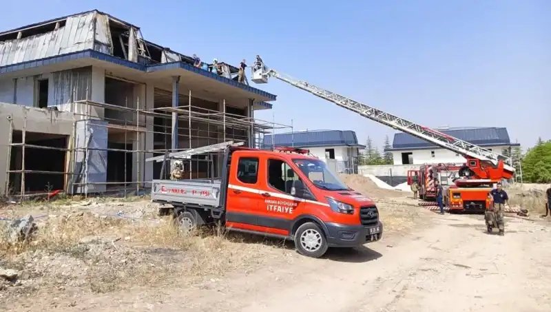 Ankara Gölbaşı'nda Villalar Süslerken Yangın Dehşeti Yaşandı!