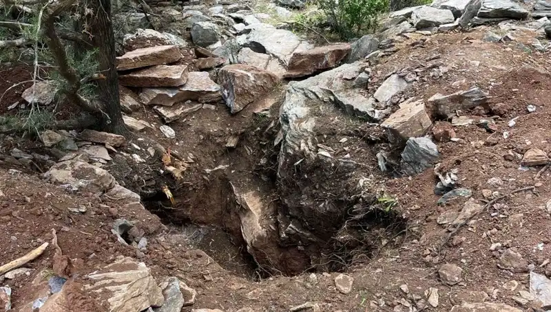 Eski Vali ve Emekli Albay Define Ararken Yakalandı: Skandalın Perde Arkası