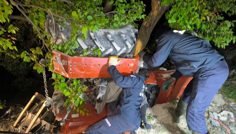 Kontrolden Çıkan Traktör Devrildi: Korkunç Kaza Ciddiyetiyle Gündemde