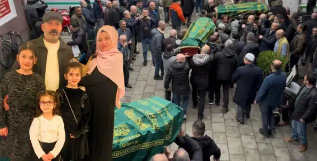 Strasbourg'da Hayatını Kaybeden Kız Kardeşler, Rize'de Son Yolculuklarına Uğurlandı