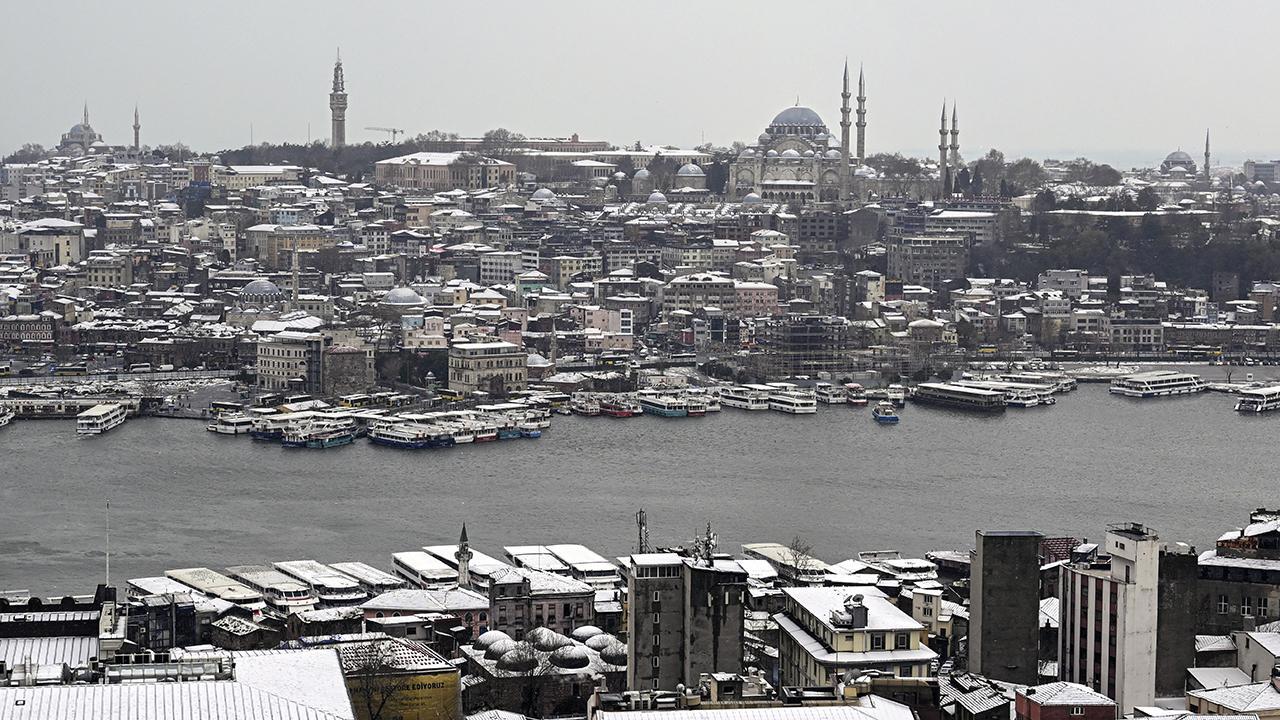 İstanbul'a Kar Yağdı