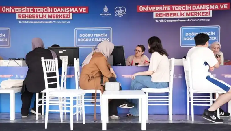 İstanbul'da 24 Yeni İBB Tercih Danışma ve Rehberlik Merkezi Açıldı!