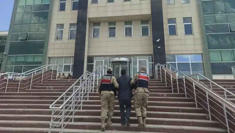 Aranan Şüpheli Gizlendiği Yerde Yakalandı: Hapis Cezası Söz Konusu